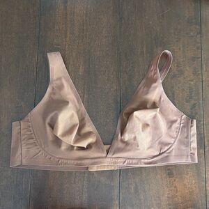 SKIMS Brown Wireless Plundge Bra